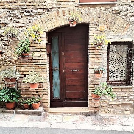 Appartamento Nonna Milde Assise Extérieur photo